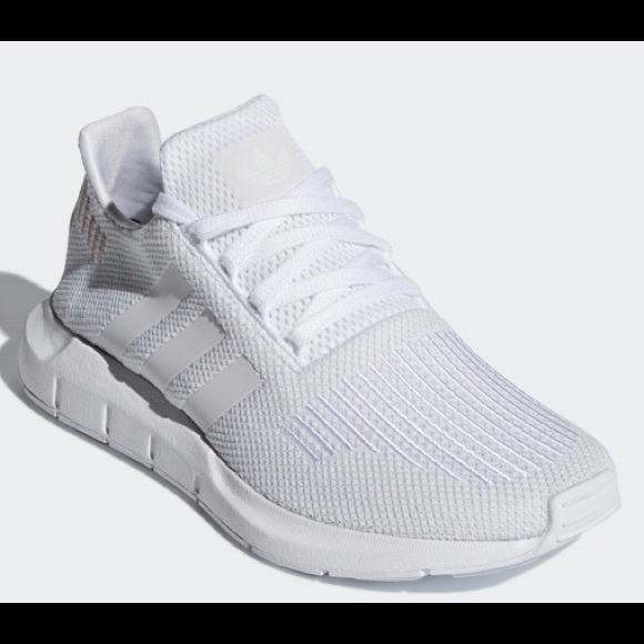 adidas women's swift run lace up sneakers
